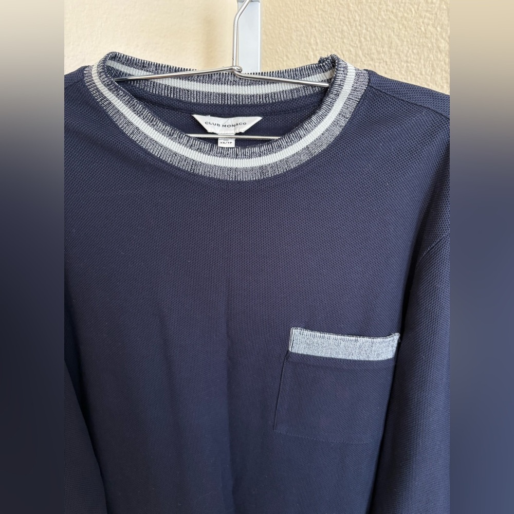 Club Monaco Contrast Trim Crew Neck Long Sleeve Knit Sweater in Navy - Size XS - Picture 3 of 3